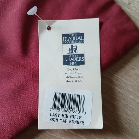 Christmas Runner For Table Manual Woodworkers & Weavers Santa & Elves Holiday - Picture 9 of 16